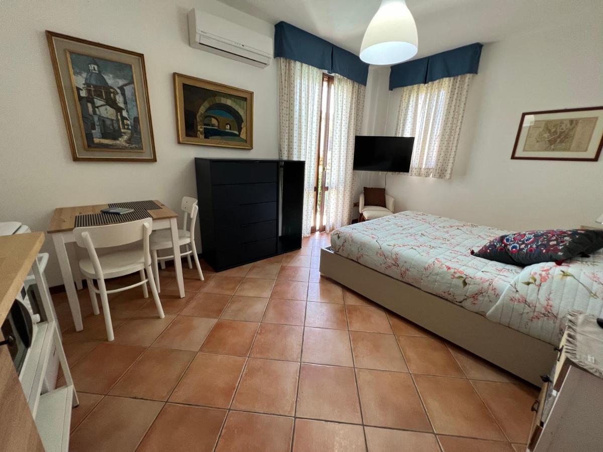 Apartamento L'Essenziale Pula Exterior foto